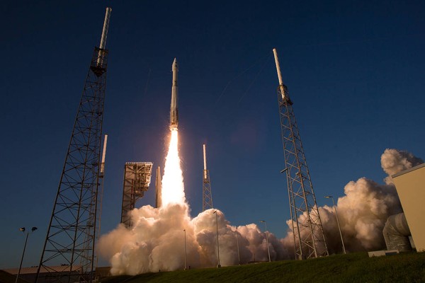NASA luncurkan pesawat pengumpul debu asteroid NASA luncurkan pesawat pengumpul debu asteroid