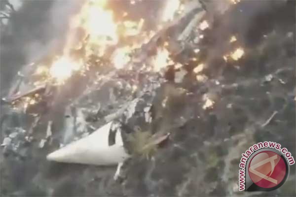 Pesawat Pakistan jatuh dan tewaskan seluruh penumpangnya
