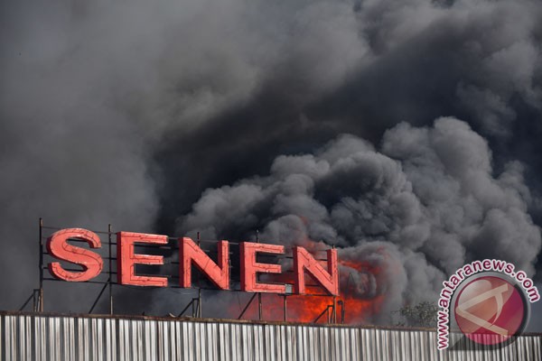 Hasil gambar untuk gambar kebakaran pasar senen 2017