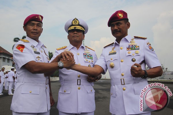Perdagangan opsi vs saham penny