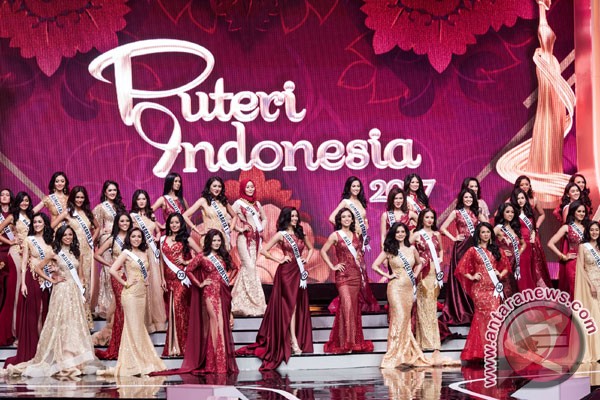 Tiga Besar Puteri Indonesia Ditanyai Soal Cara Menjaga Perdamaian Dunia Tiga Besar Puteri Indonesia Ditanyai Soal Cara Menjaga Perdamaian Dunia