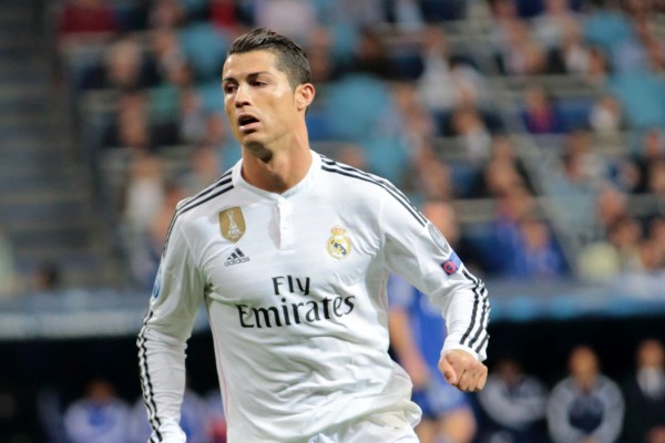 Ronaldo pertahankan gelar pemain terbaik dunia Ronaldo pertahankan gelar pemain terbaik dunia