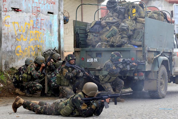 Militan pro-ISIS serbu sekolah di Filipina dan sandera siswa
