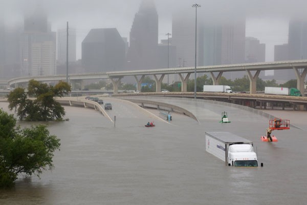 Houston berlakukan jam malam untuk cegah penjarahan