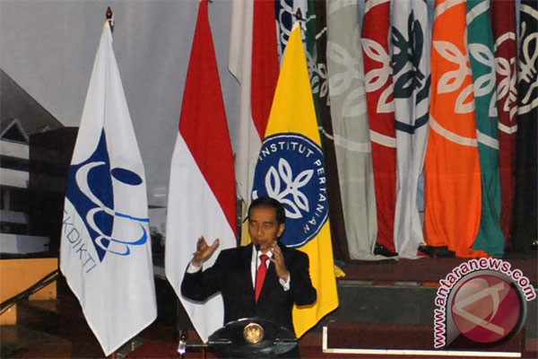 President criticizes IPB for failing to produce farmers President criticizes IPB for failing to produce farmers