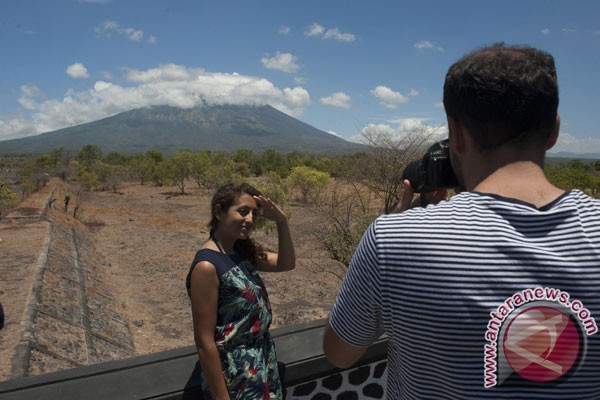 Tourism in Bali safe amid alert status of Mount Agung Tourism in Bali safe amid alert status of Mount Agung