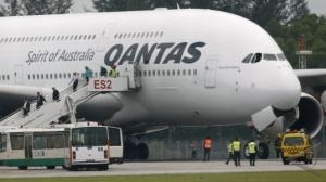 Serpihan Pesawat Qantas Dibawa ke Singapura