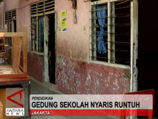 Gedung Sekolah Nyaris Roboh