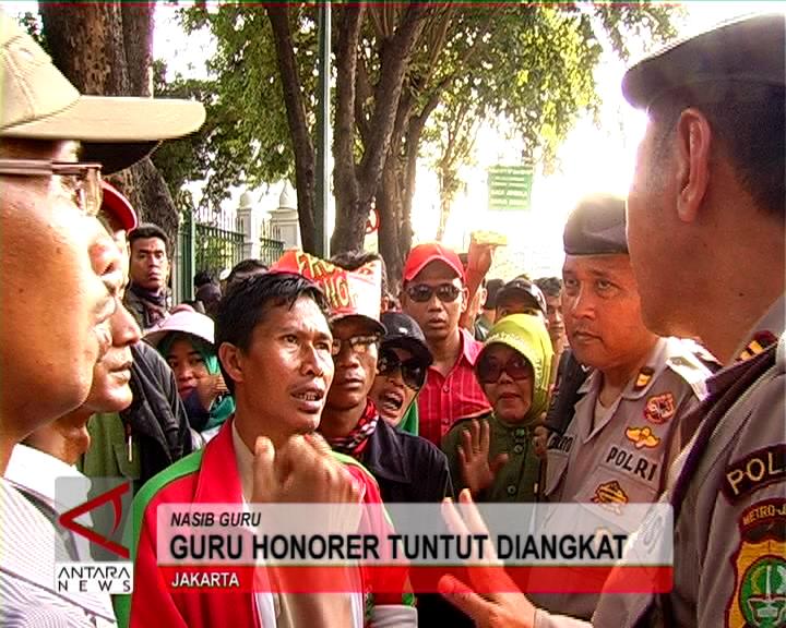 Guru Honorer Tuntut Diangkat