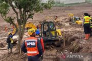 Tim SAR mengevakuasi 83 kantong jenazah korban longsor Cisarua