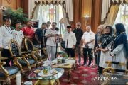 Gubernur Jambi beri hadiah umrah orang tua atlet peraih emas PON 2024