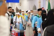 Jamaah calon haji khusus Indonesia perdana tiba di Madinah