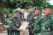 Jadi motivasi, Kodam Pattimura beri penghargaan prajurit berprestasi bidang kesra