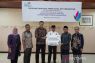 Peduli fasilitas kesehatan, PLN UID Sumbar serahkan bantuan ambulance ke Yayasan Bakti Anugrah Nusantara