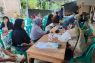 Yellow Clinic gelar pengobatan gratis untuk warga terdampak banjir Rowosari