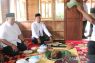 Masyarakat Angkola Sangkunur sambut Bupati Tapsel dengan ritual adat "Upa-upa"
