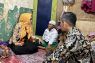 Rizky (11)  anak piatu di Palembang yang rawat tiga saudara balitanya peroleh bantuan