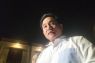 Yusril Ihza menyerahkan berkas putusan MK kepada Prabowo