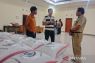 DIY menyalurkan bantuan beras 2,4 ton beras untuk mahasiswa terdampak bencana Sumatra