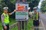 Polres Situbondo pasang banner imbauan di titik rawan kecelakaan