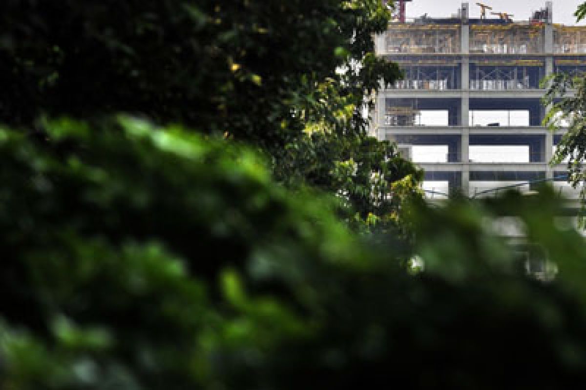 Membangun kota rendah emisi lewat bangunan gedung hijau