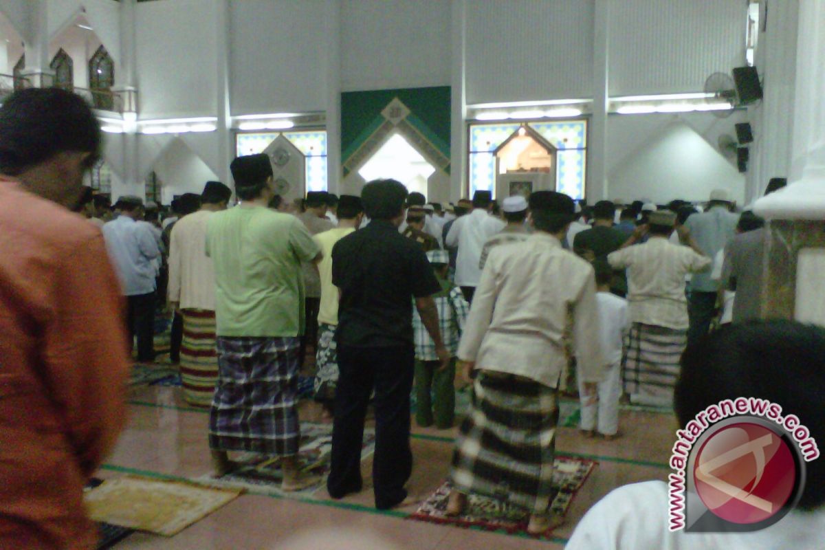 Pengikut Ahmadiyah Tolak Tarawih Bersama Umat Islam