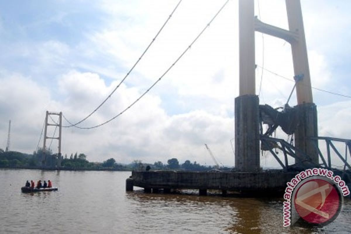 Tali Putus, Jembatan Kukar Rubuh 