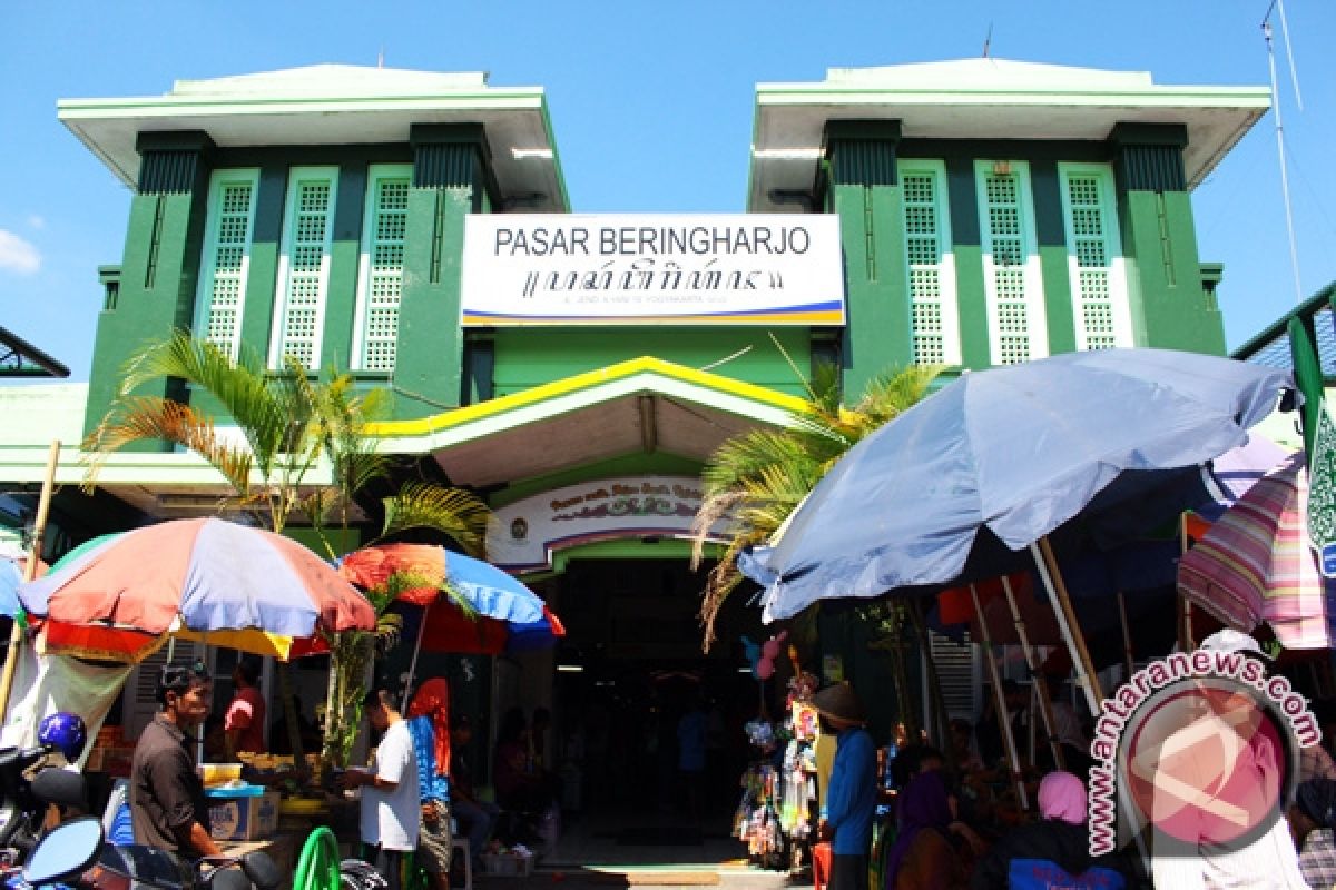 Pedagang Beringhajo raup untung Lebaran 