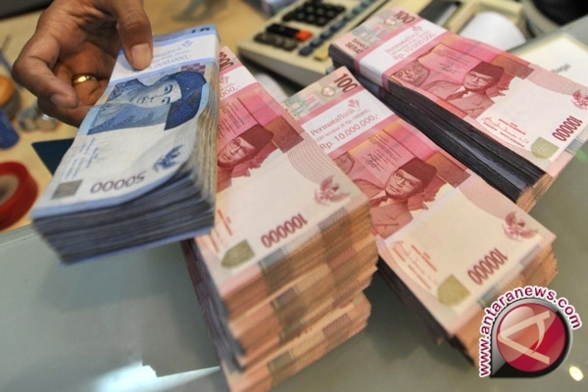 Rupiah Selasa pagi melemah menjadi  Rp12.884