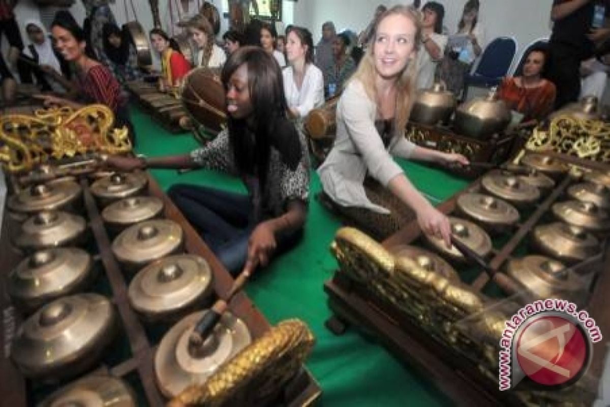 Grup gamelan di Perancis antusias ikuti pelatian