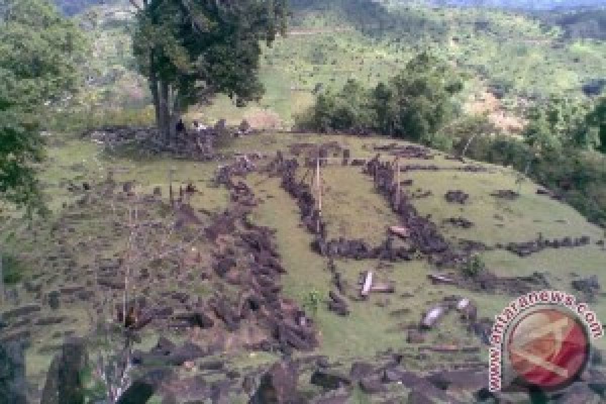  Situs Gunung Padang Diperkirakan Sejak 2800 - 4500 SM