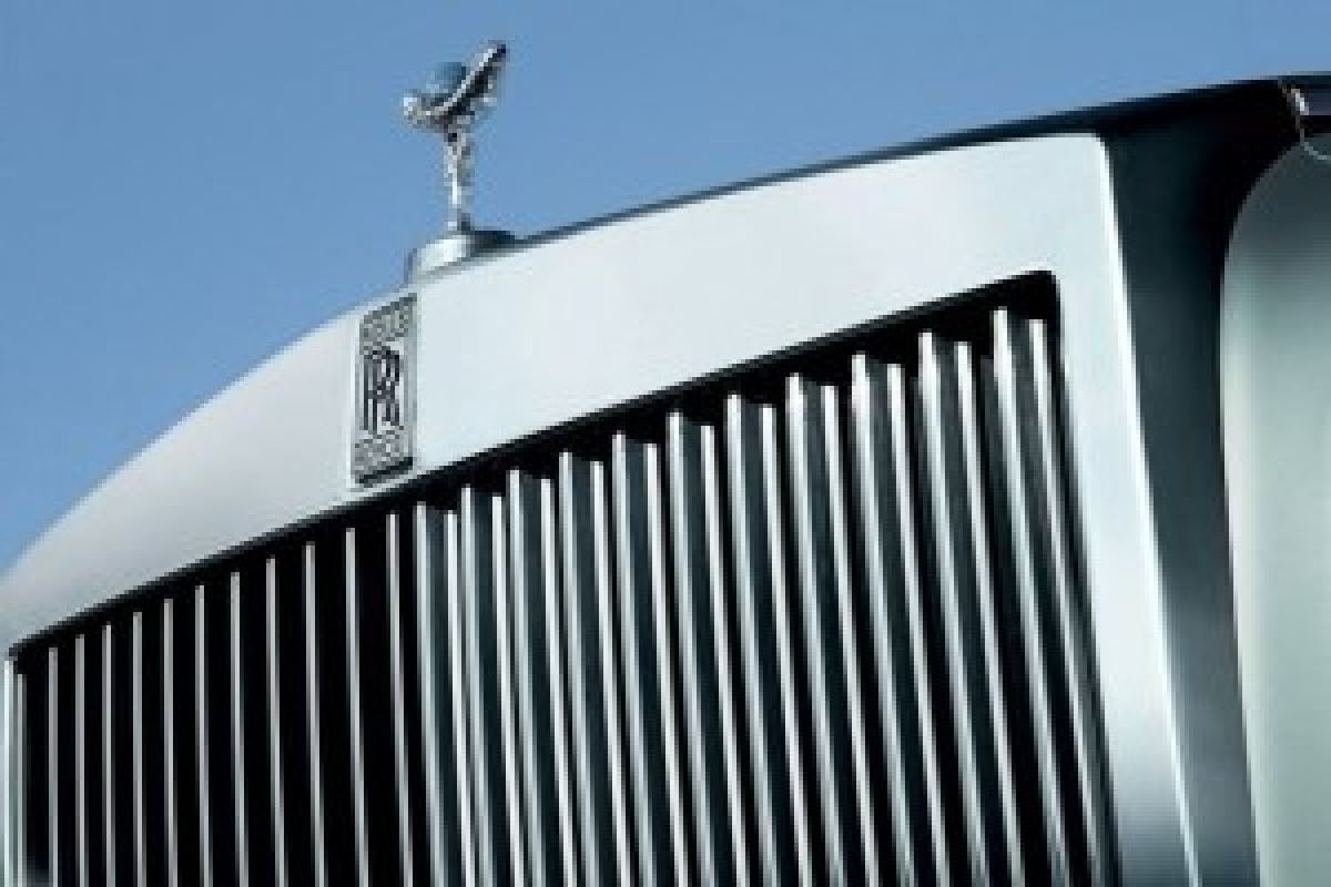 Rolls-Royce Akan Memperkenalkan Coupe Ghost