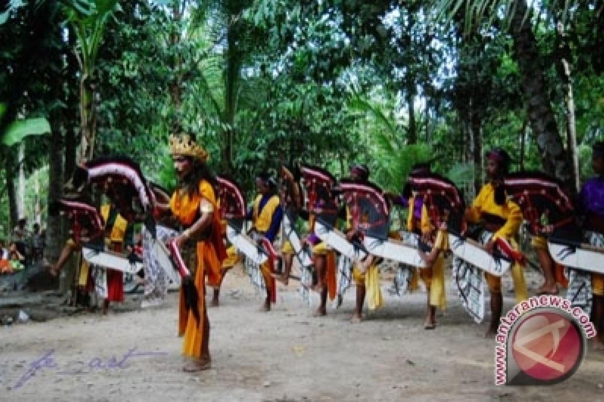 Mahasiswa kembangkan potensi wisata teater Kuda Lumping