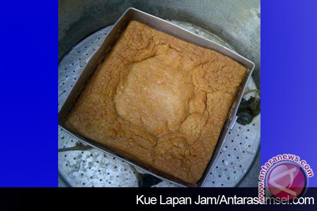 Kue Delapan Jam jadi makanan khas Sumsel