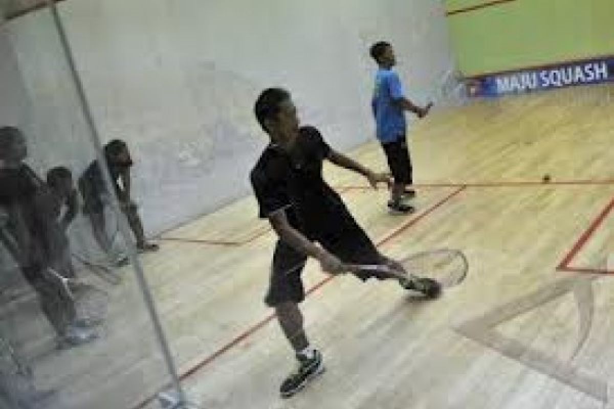 PON 2012 - Atlet Squash Pingsan Setelah Bermain Lima Set