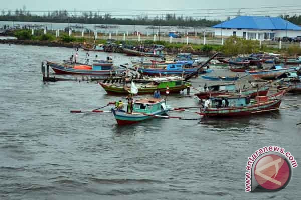 Nelayan Bugis gelar ritual adat larung laut