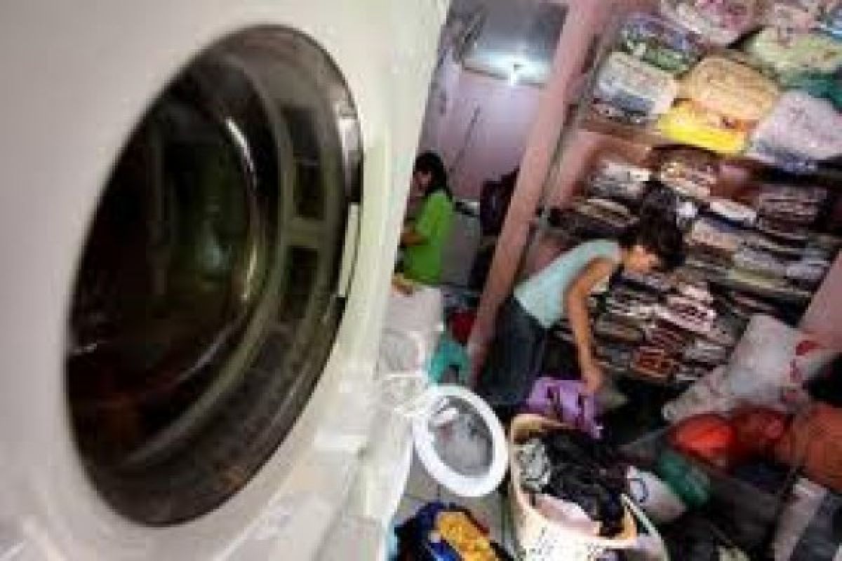 Hujan Terus, Jasa "Laundry" Kebanjiran Order