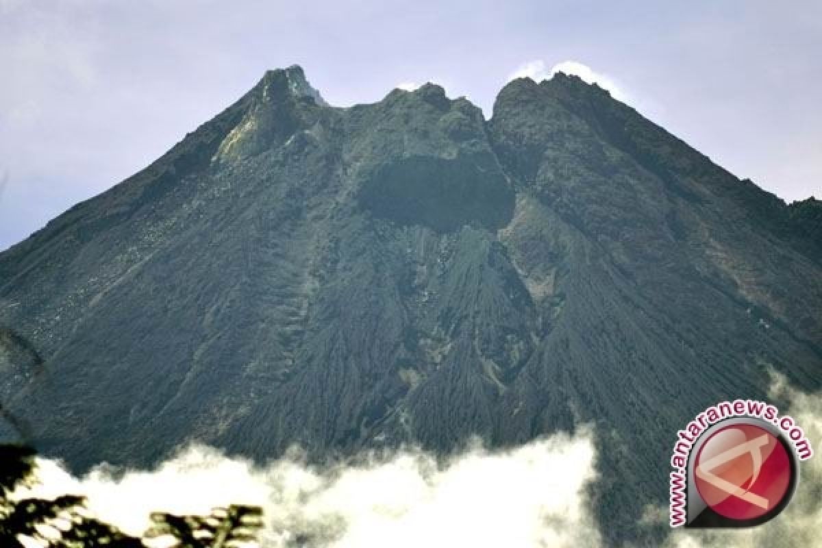 TNGM : terpantau pendaki nekat naik puncak Merapi