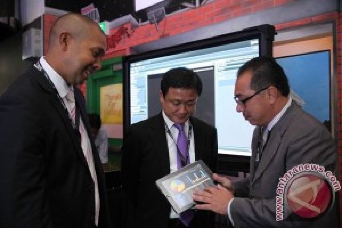 SAS Visual Analytics Proses Miliaran Data 10 Detik