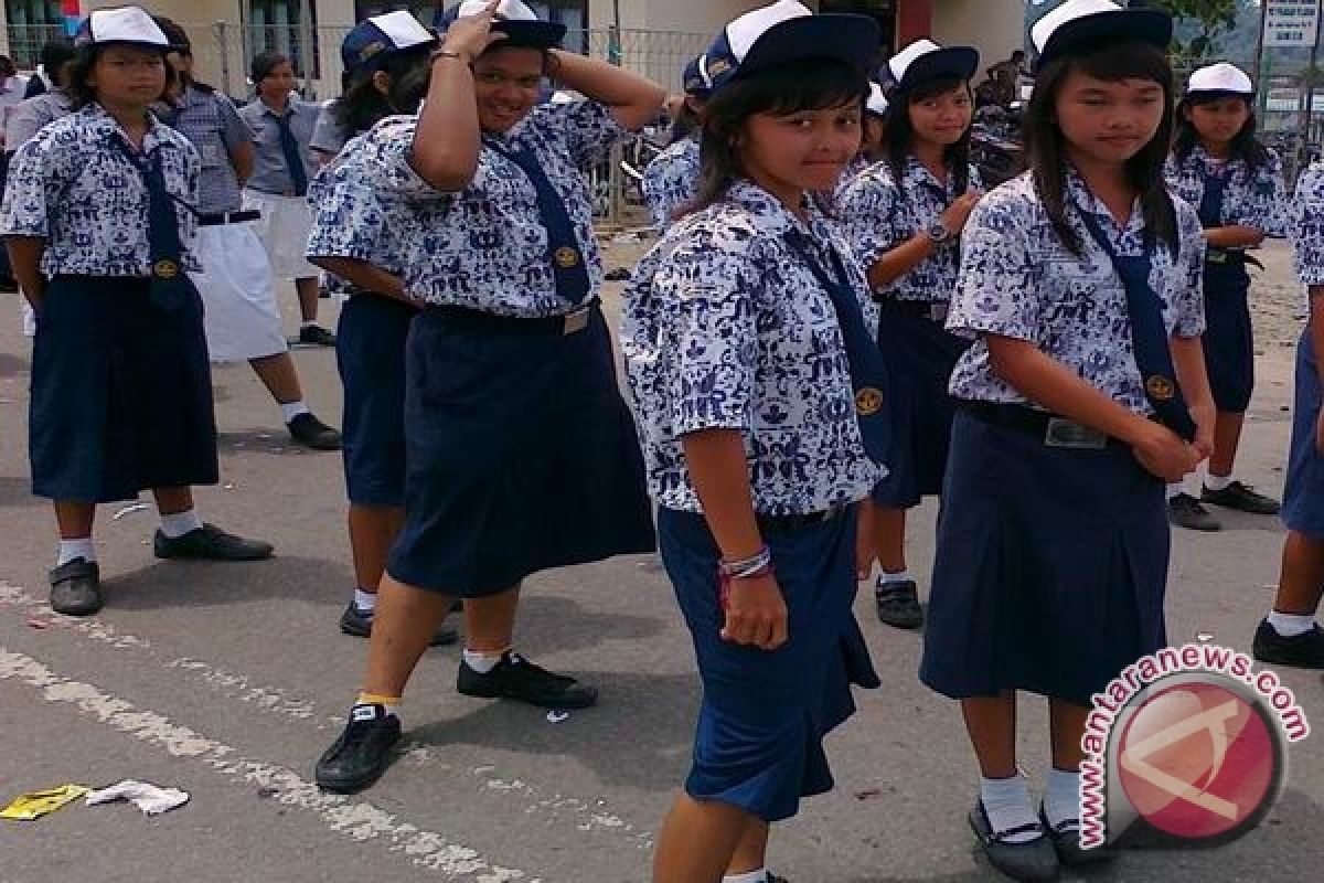 Batik karya siswa dijadikan pakaian seragam sekolah