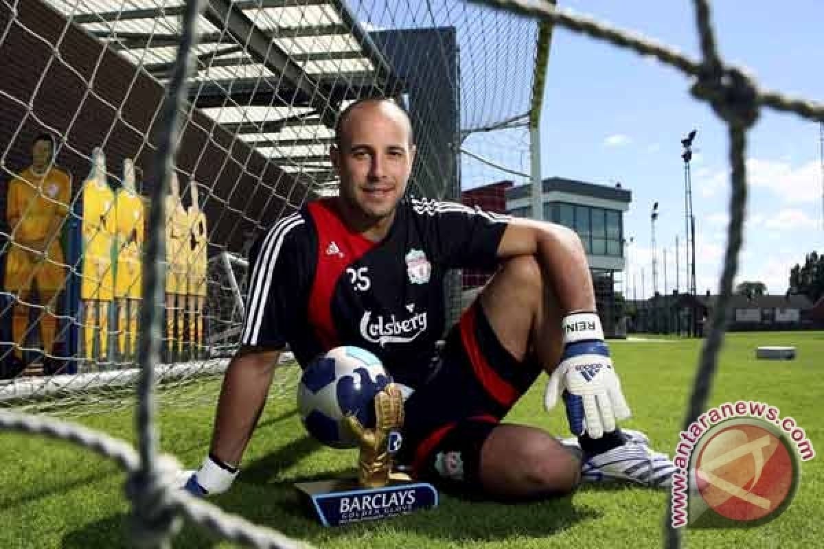 Como 1907 datangkan mantan kiper Liverpool Pepe Reina