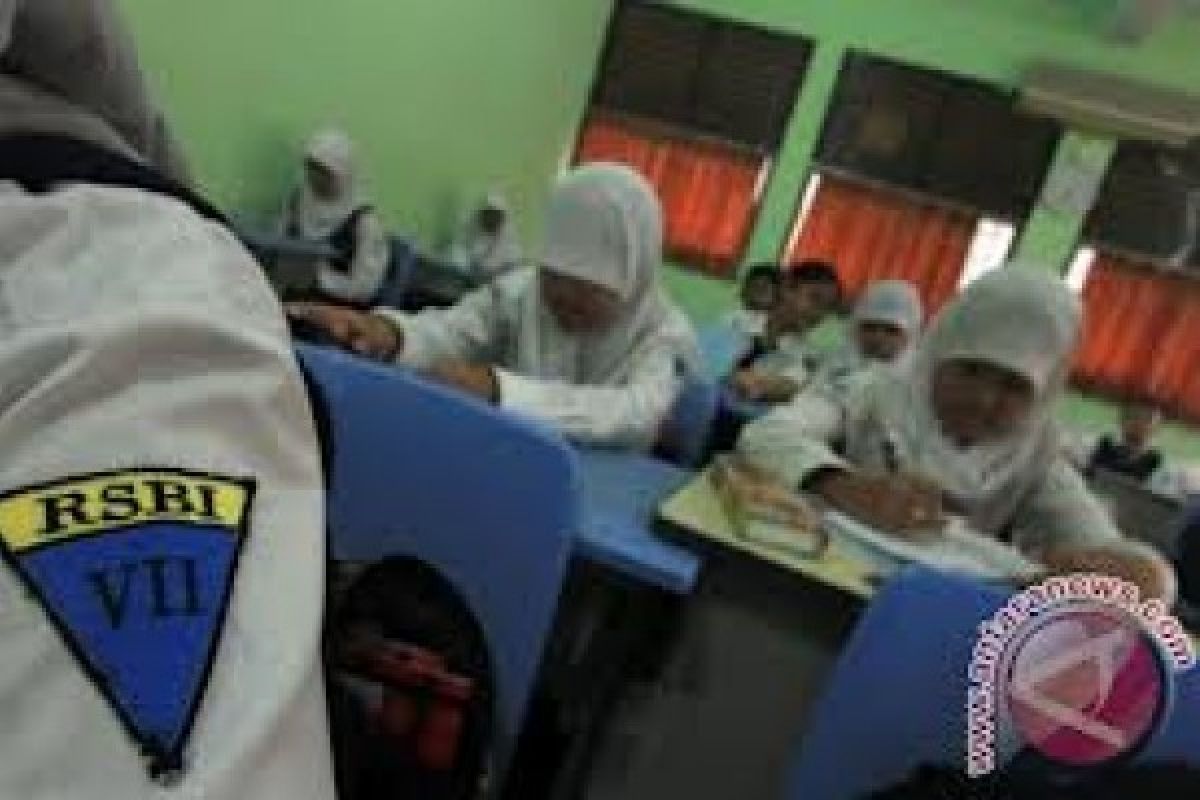 Sekolah Mulai Lepas Label RSBI