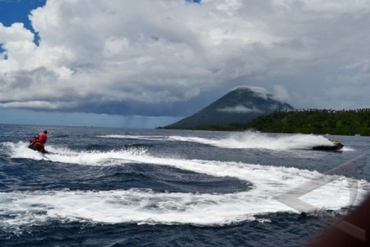 Lumba Lumba Muncul Di Bunaken