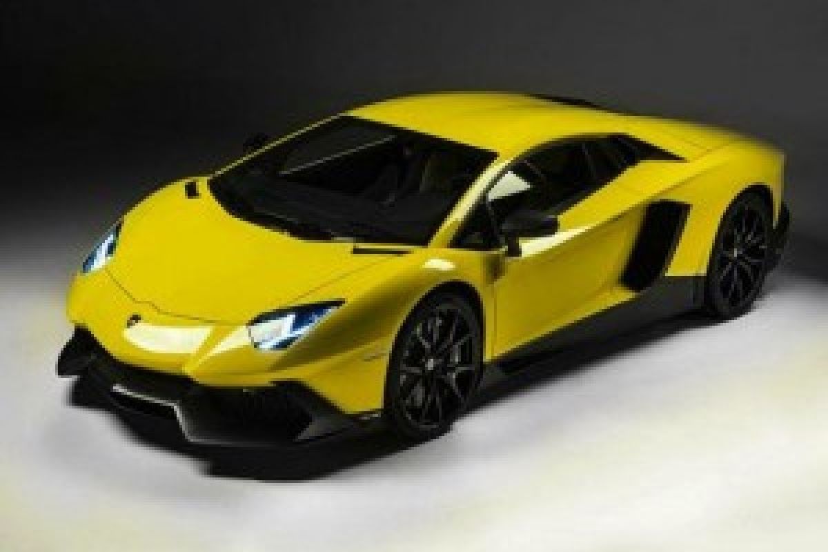 Lamborghini Aventador Anniversario Hanya 100 Unit