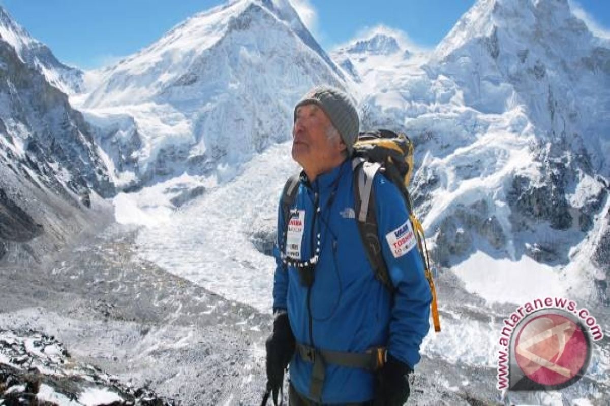 Nepal tutup jalur pendakian Gunung Everest  untuk mencegah COVID-19