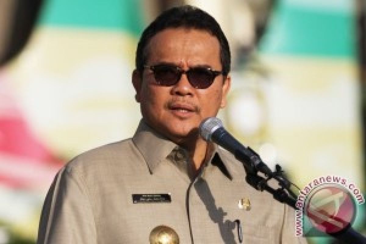 Rusli Zainal Penuhi Panggilan KPK