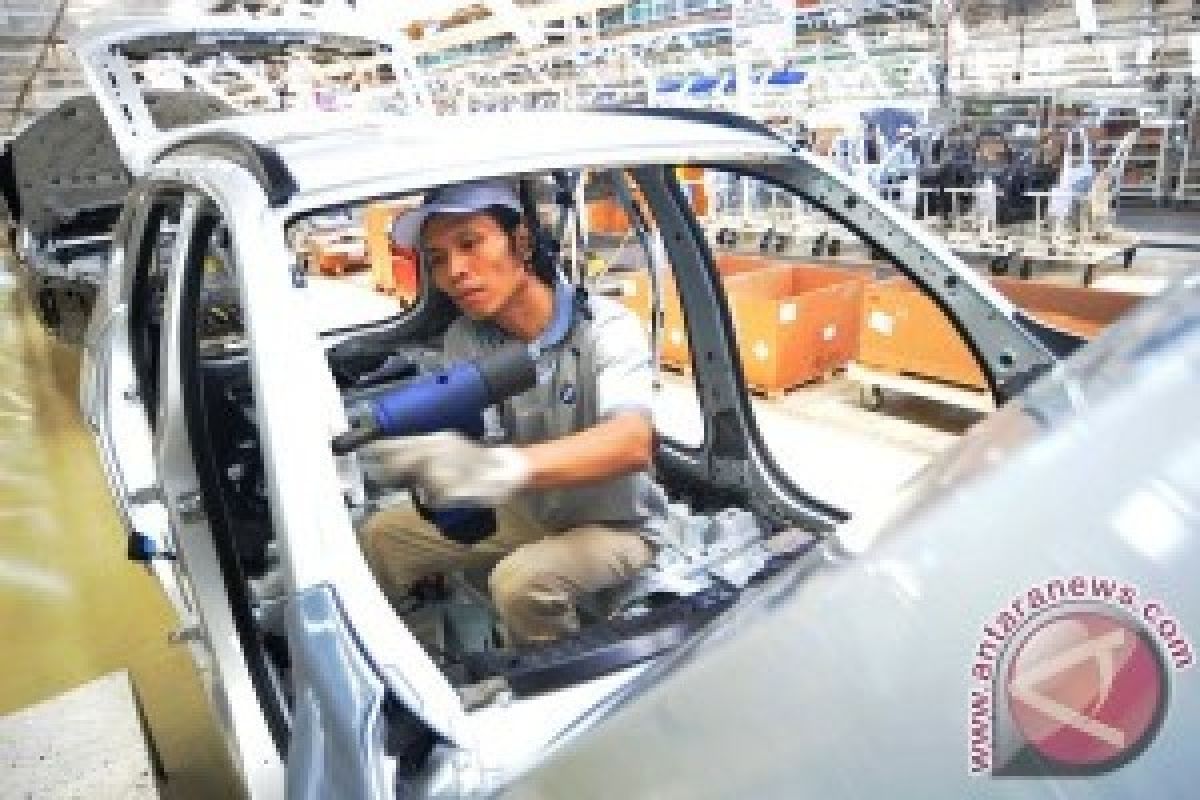 Mobil Makin Tergantung Pada Lem