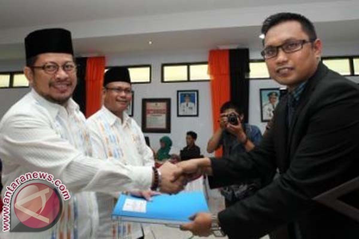 Adik Gubernur Sulsel Daftar Calon Wali Kota 