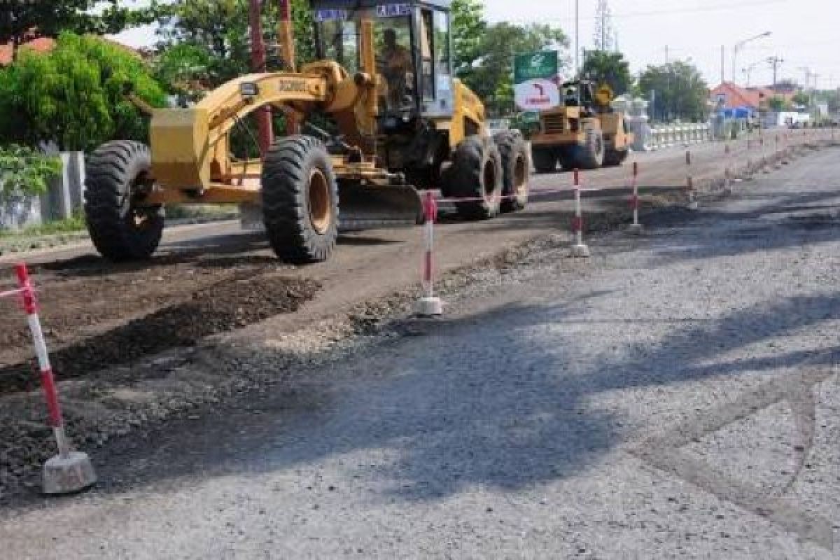 Jelang Arus Mudik, Jalan masih "Keriting"