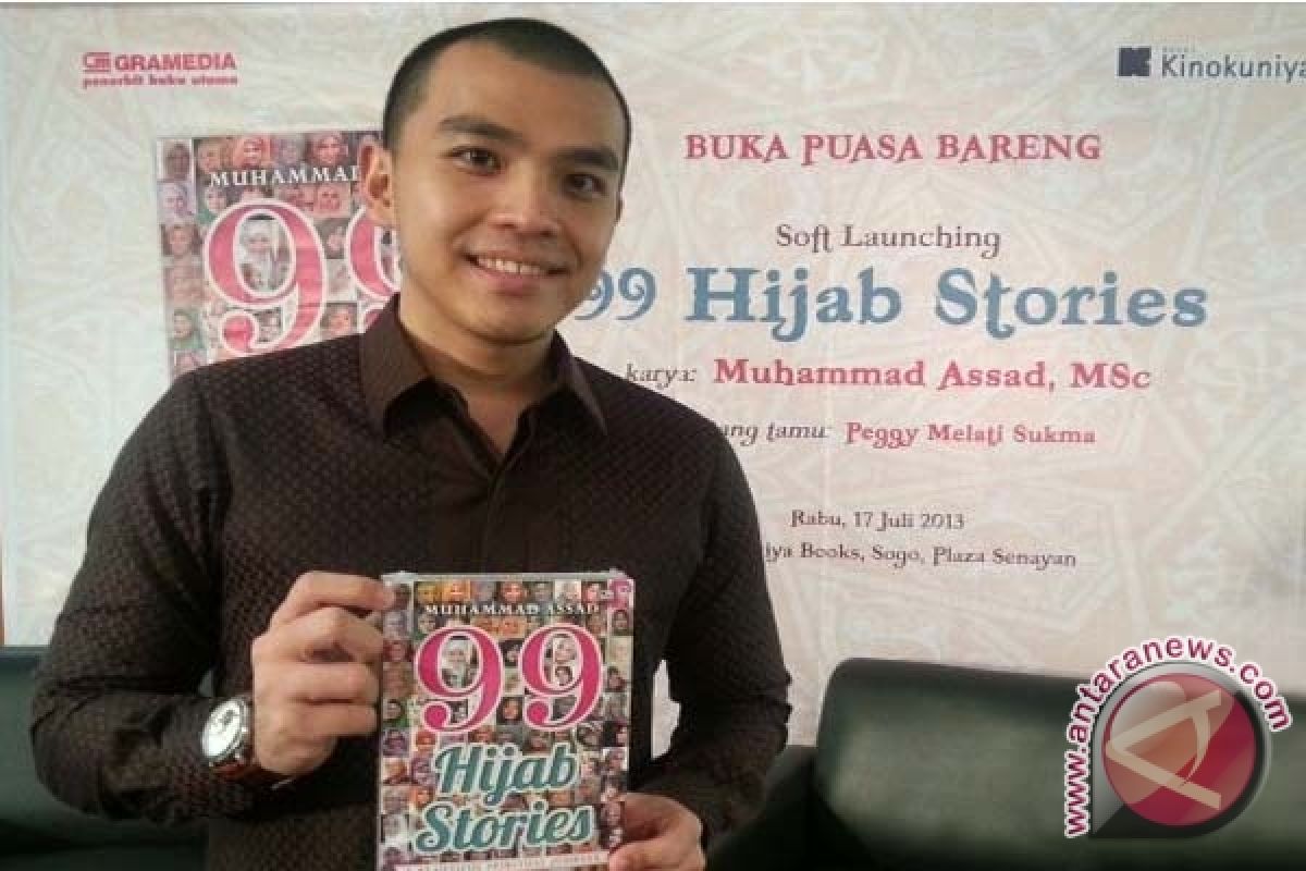  Penulis "Notes From Qatar" Rilis "99 Hijab Stories"